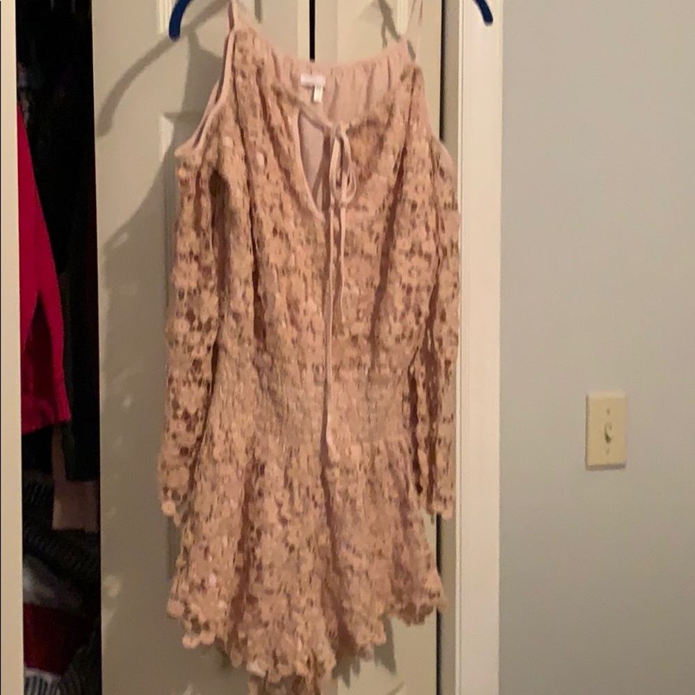 Romper open shoulder with sleeves lace